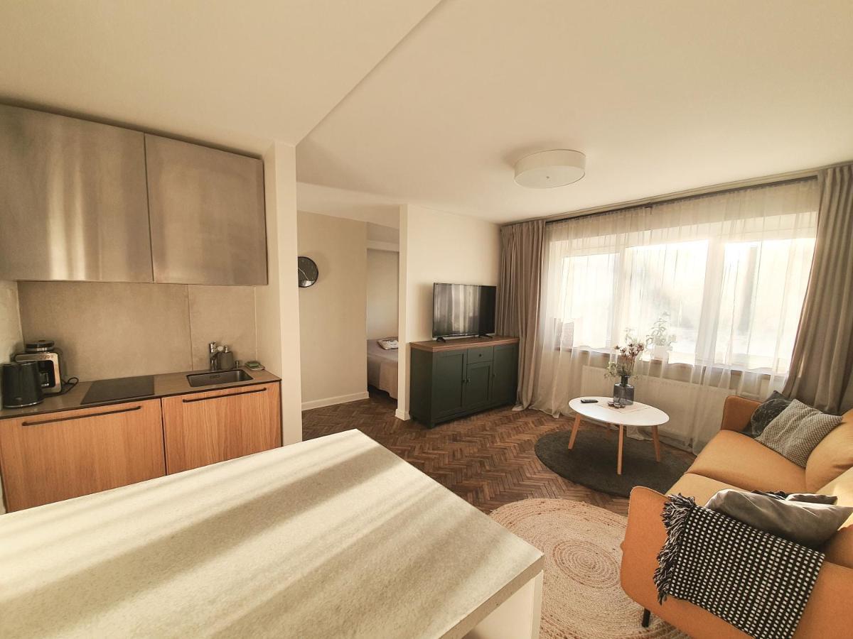 Downtown Apartment Rentals 2 シャウレイ エクステリア 写真