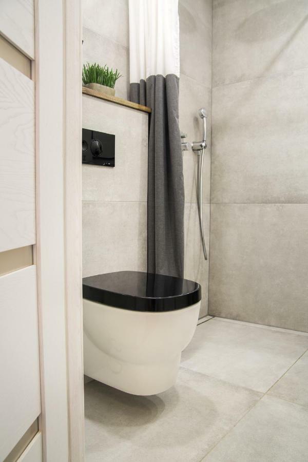 Downtown Apartment Rentals 2 シャウレイ エクステリア 写真