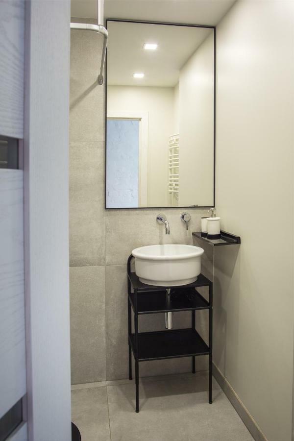 Downtown Apartment Rentals 2 シャウレイ エクステリア 写真