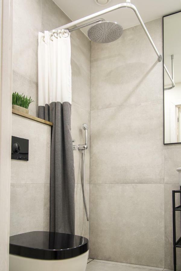 Downtown Apartment Rentals 2 シャウレイ エクステリア 写真