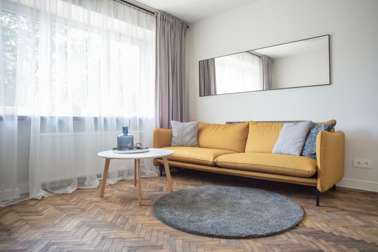 Downtown Apartment Rentals 2 シャウレイ エクステリア 写真